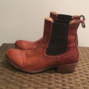 Frye Carson Pull on Boots